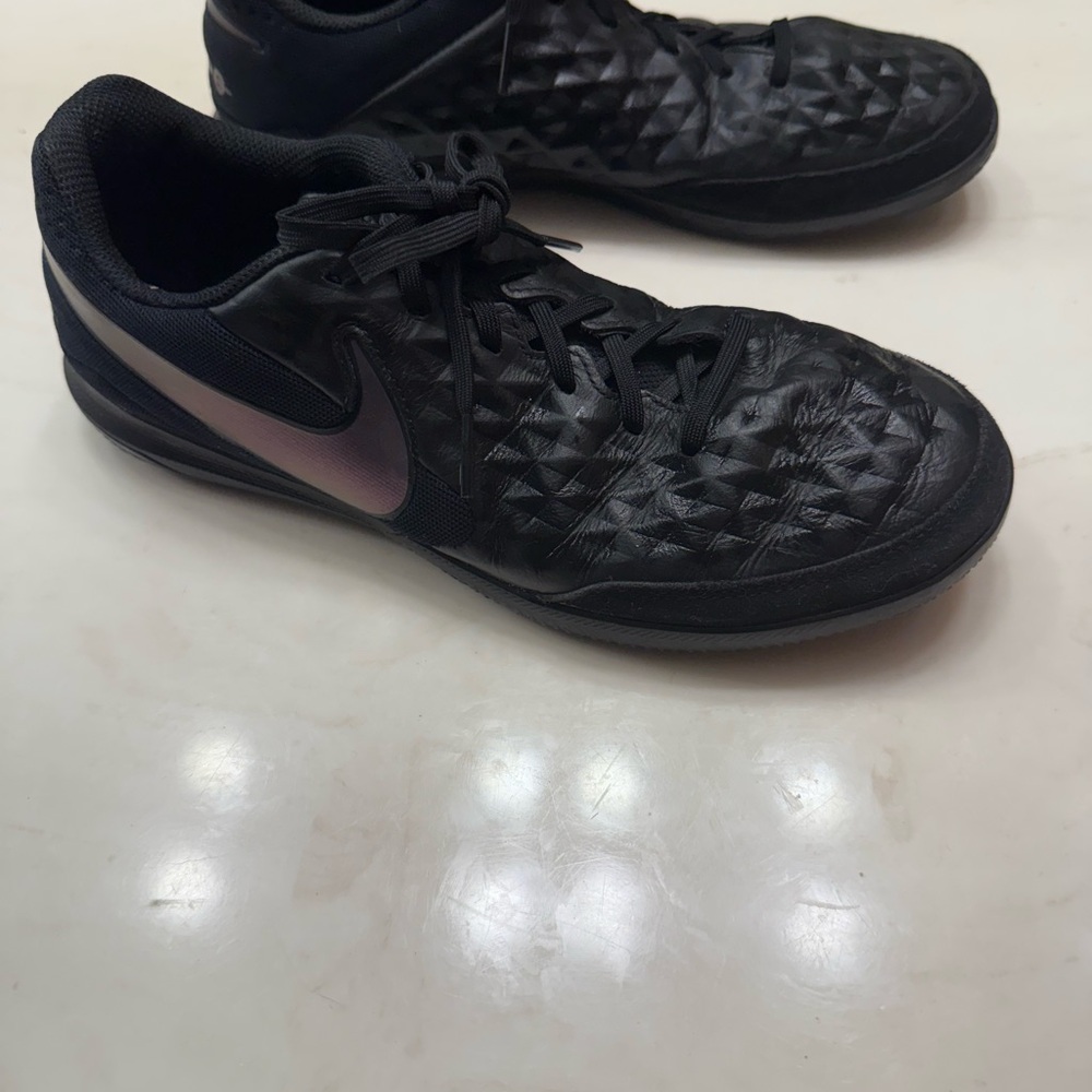 Nike Men's Tiempo Legend 8 Academy IC